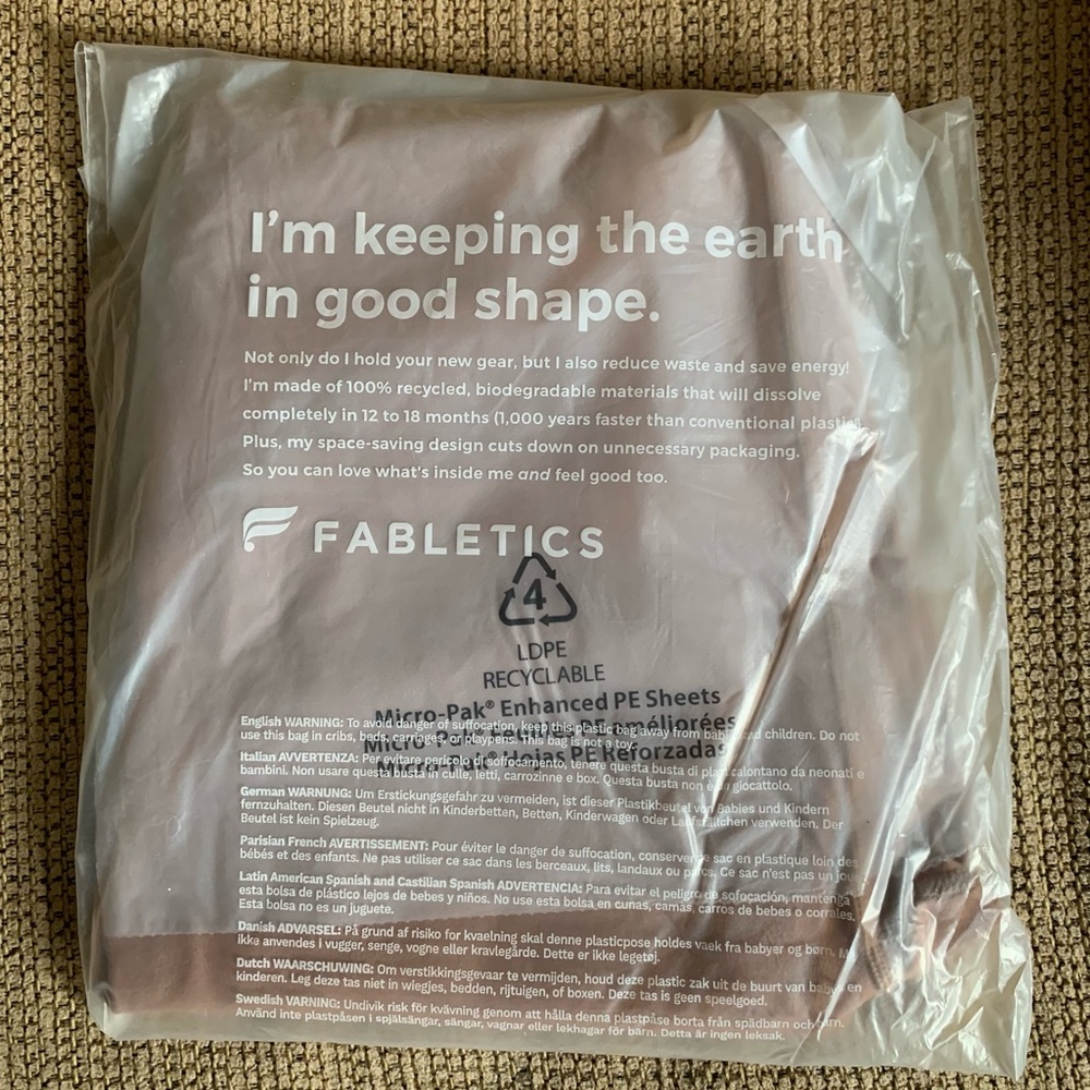 BNWT Fabletics Define PowerHold® High-Waisted 7/8 Legging - MEDIUM Pants - TEDDY - Picture 11 of 13